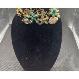 Beautiful full necklaced, nauticalal theme